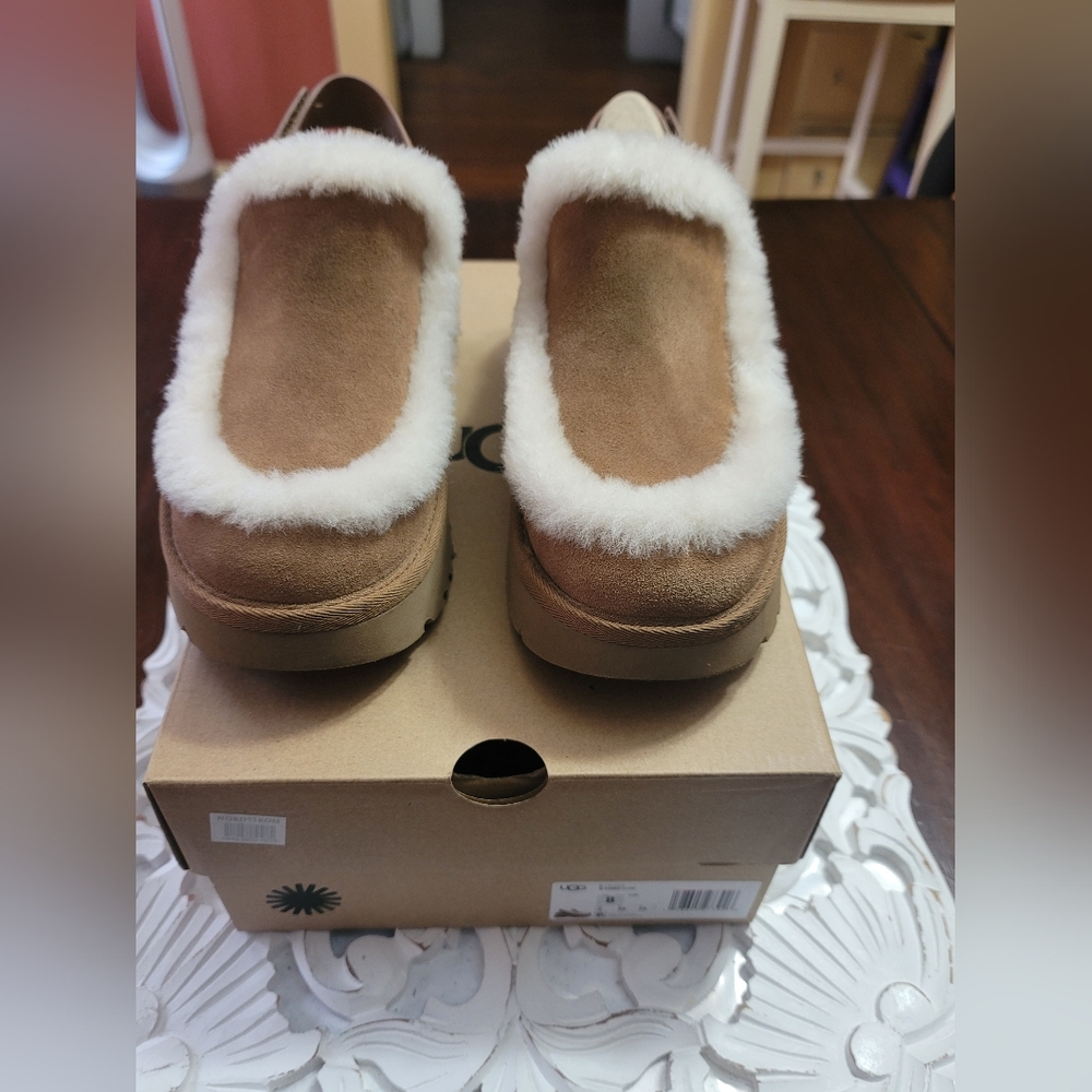 UGG Esmee Genuine Shearling Womens Size 8